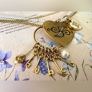 HTF Y2K RARE Key to My Heart “Juicy” Couture Rhinestone Charm Collector Necklace